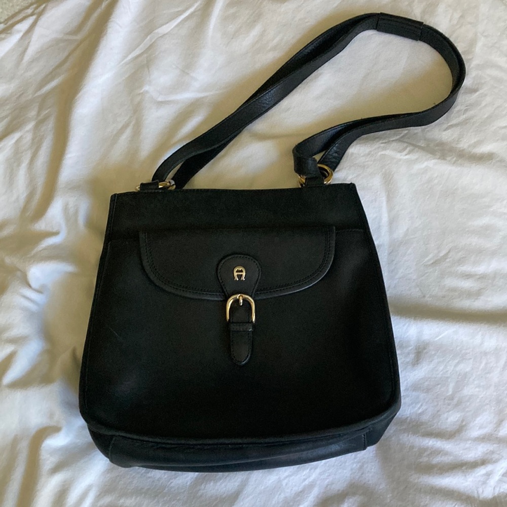 Vintage black leather bag. Etienne Aigner